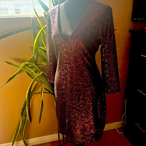 Express sequin evening dress. - Picture 1 of 6